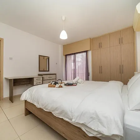 3 Bedroom Flat Near Center Apartament *