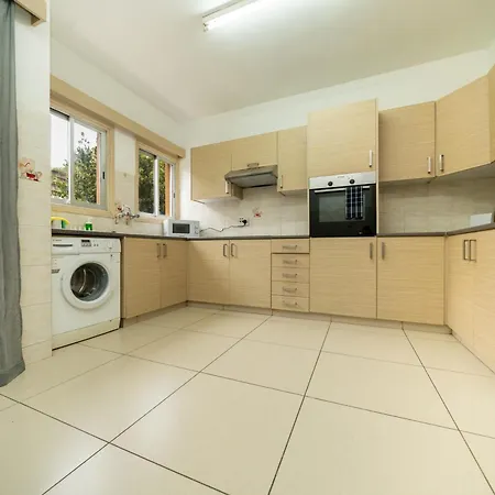 3 Bedroom Flat Near Center Apartament *