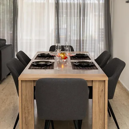 Apartament 3 Bedroom Flat Near Center