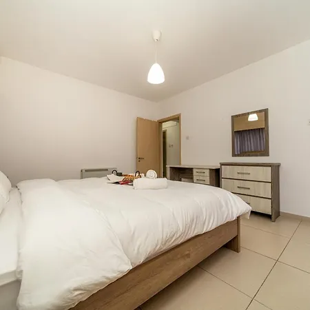3 Bedroom Flat Near Center Apartament