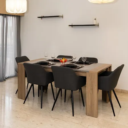 3 Bedroom Flat Near Center Apartament *