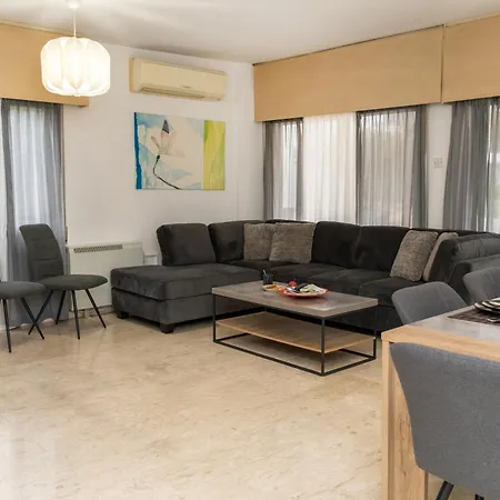 Apartament 3 Bedroom Flat Near Center