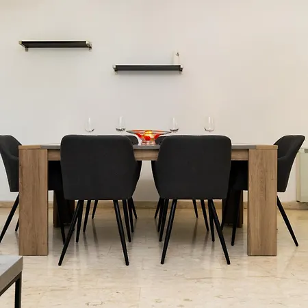 3 Bedroom Flat Near Center Apartament