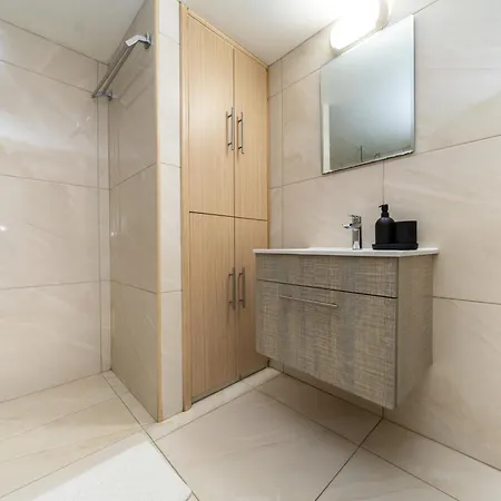 3 Bedroom Flat Near Center